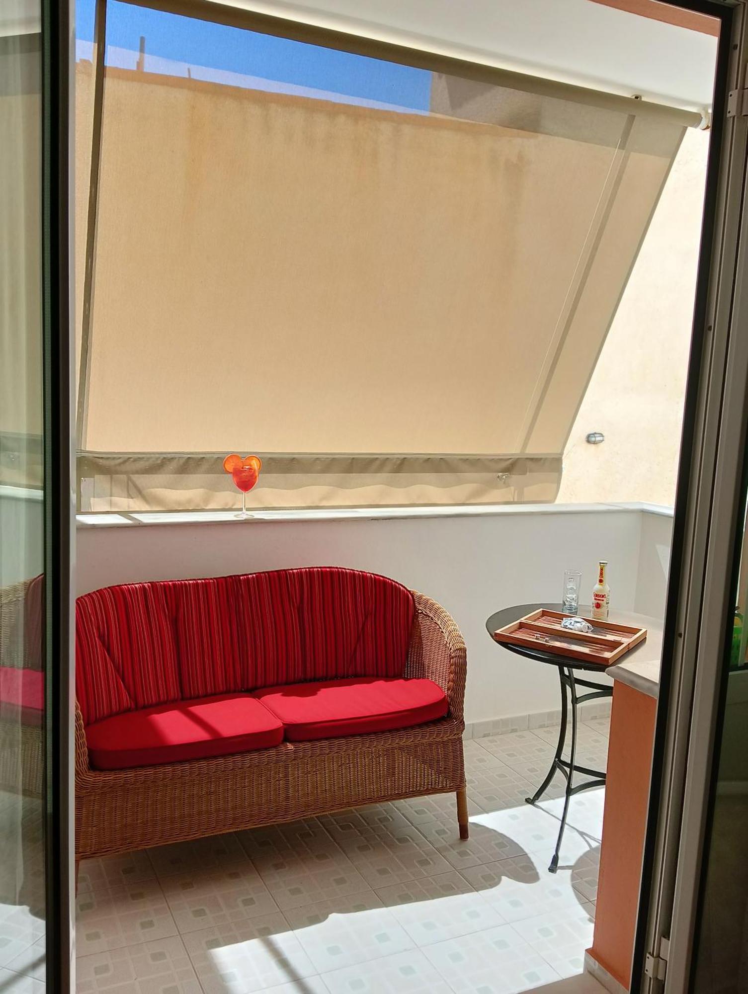 Seashell Apartment *